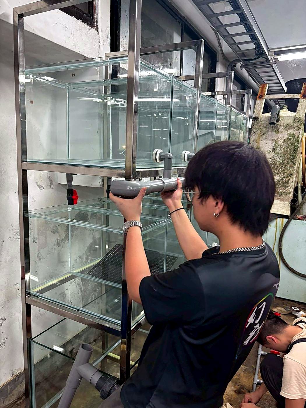 配置進水管